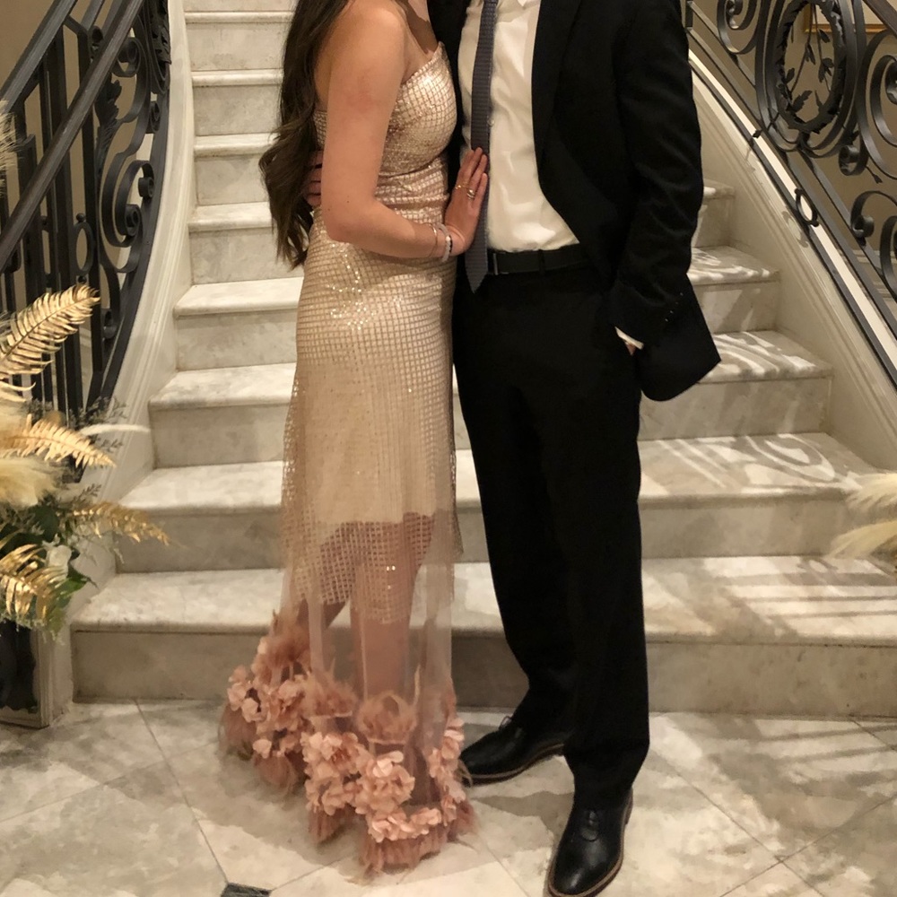 Gorgeous Fashion Nova formal dress!